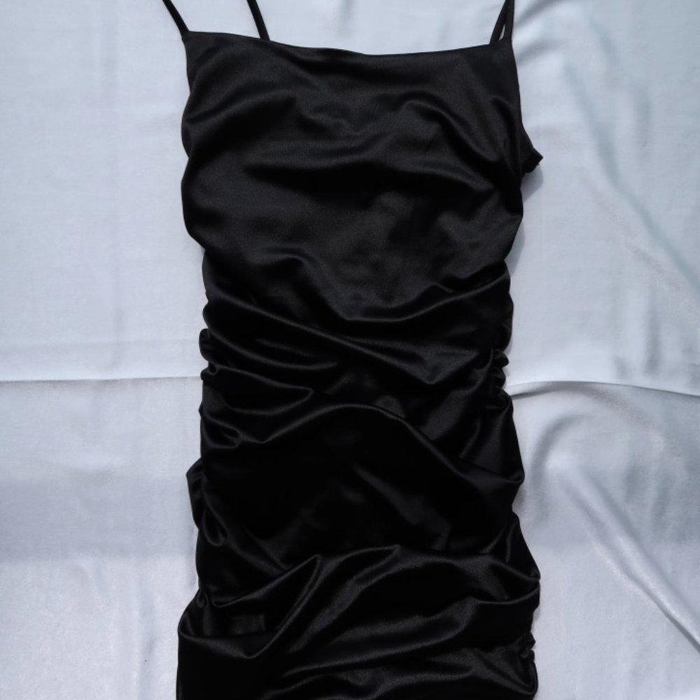 BLACK RUCHED WINDSOR MINI DRESS SIZE SMALL